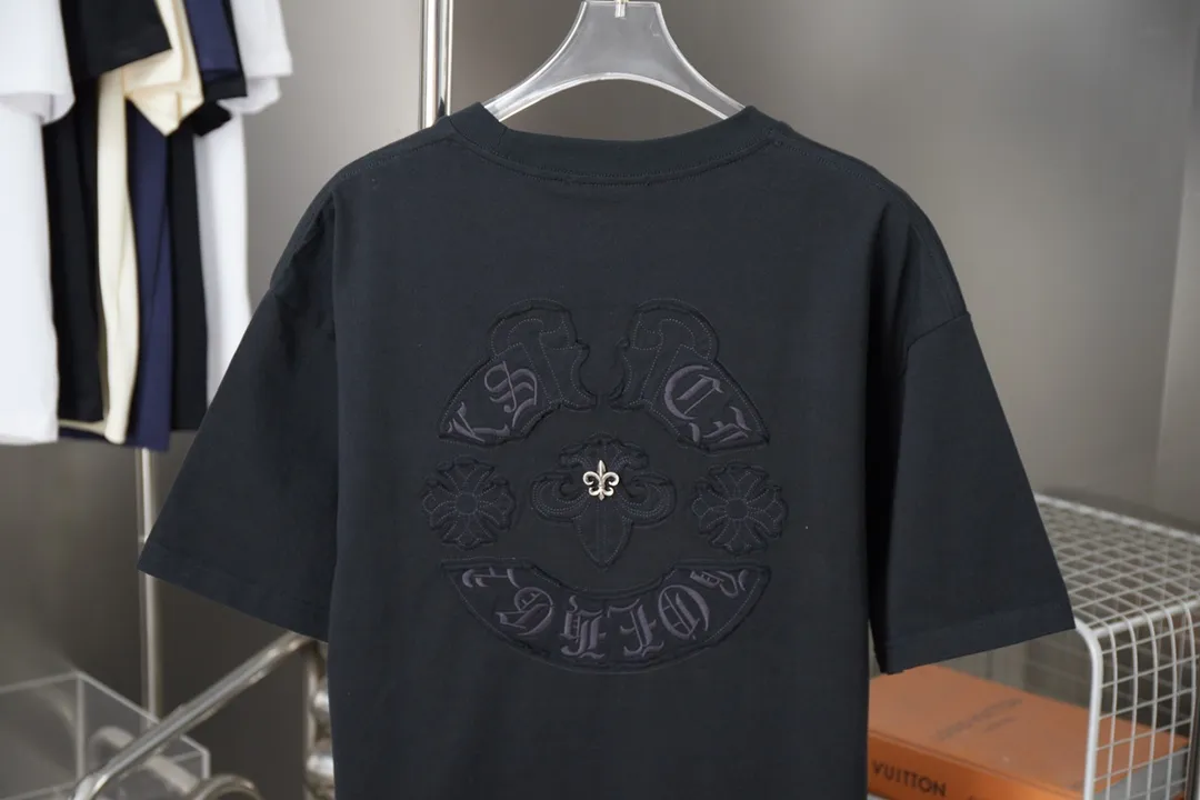 🅿️200 Ch*ome Hearte 25SS early spring new style, appliqué embroidered heart cross short sleeves, light luxury, essential item for daily commuting for men and women, correct version, welcome to compare, detailed features · 320g 100% pure cotton double yarn jersey fabric · Custom dyed in the same vat, special thickened 32 pieces double-strand 1X1 thread · Imported Tajima machine embroidery tatami embroidery ➕This cloth patch embroidery · Hand-stitched Croxin hardware · Double-needle cross-stitching process · Original main mark, washed tag, branded moisture-proof paper packaging Color: black/white/pink Size: S/M/L/XL